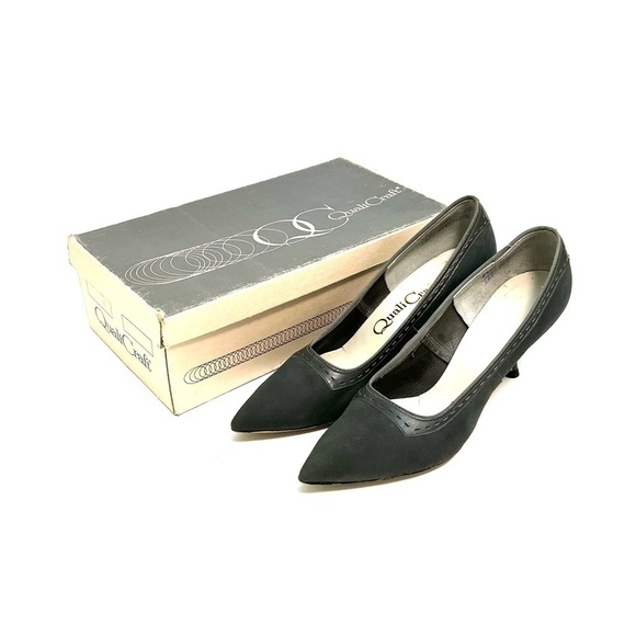 Vintage 1960s gray suede pointed toe dress heels - Picture 2 of 9